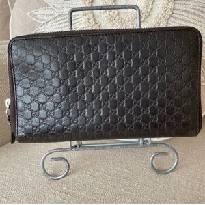 GUCCI Guccissima Authentic Dark Brown Embossed Logo Organizer Zippy Wallet